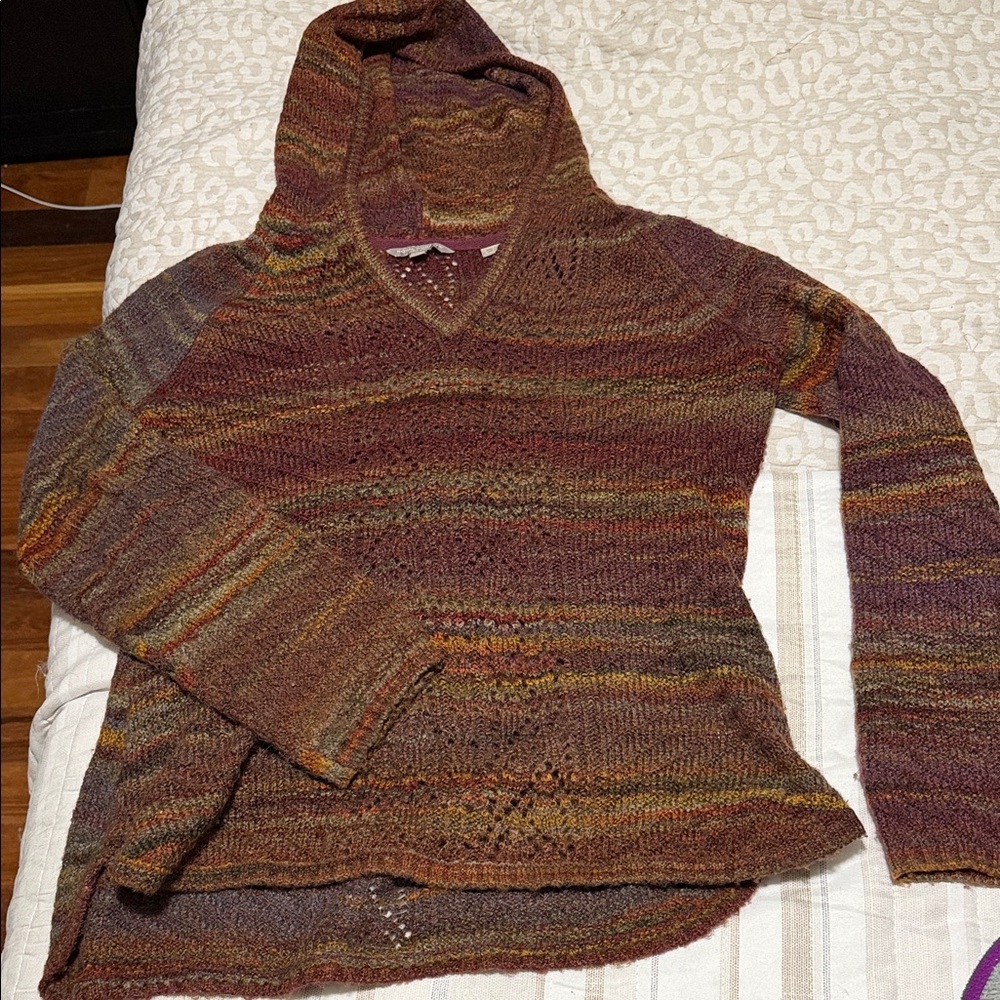 Royal Robbins Women's V-Neck Sweater in Earth Tones